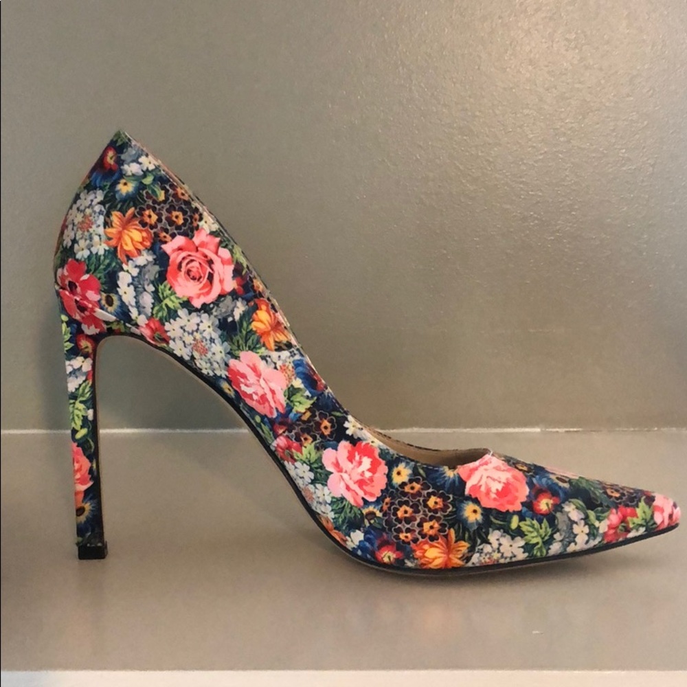 Nine West 9.5 M stilettos